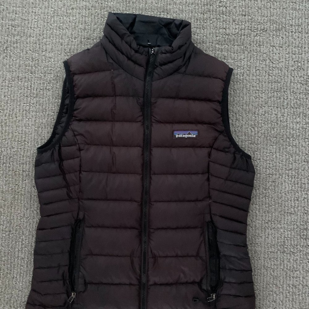 Patagonia black puffer vest, xs GUC